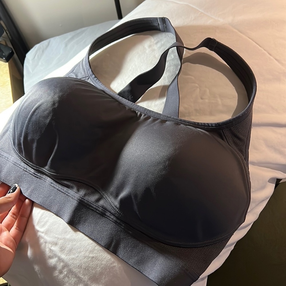 36DD High support sports bra